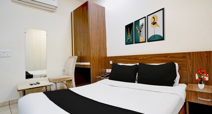 Super Townhouse Dashrathpuri Metro Formerly Elegant Palace Room Type - Classic Super Townhouse Dashrathpuri Metro Formerly Elegant Palace Room Type - Classic