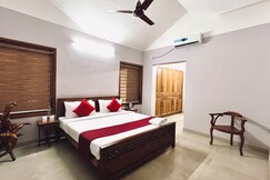 Waterfront By Palmyra