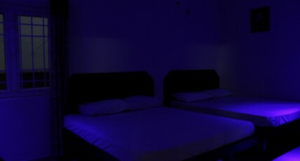 Sasti Lodge palani Room Type - Deluxe Family Non A/C ( Four Bed )