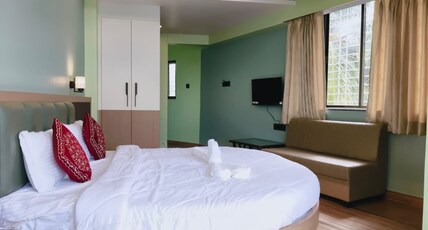 HOTEL RATNADURGA Room Type - Honeymoon Suite