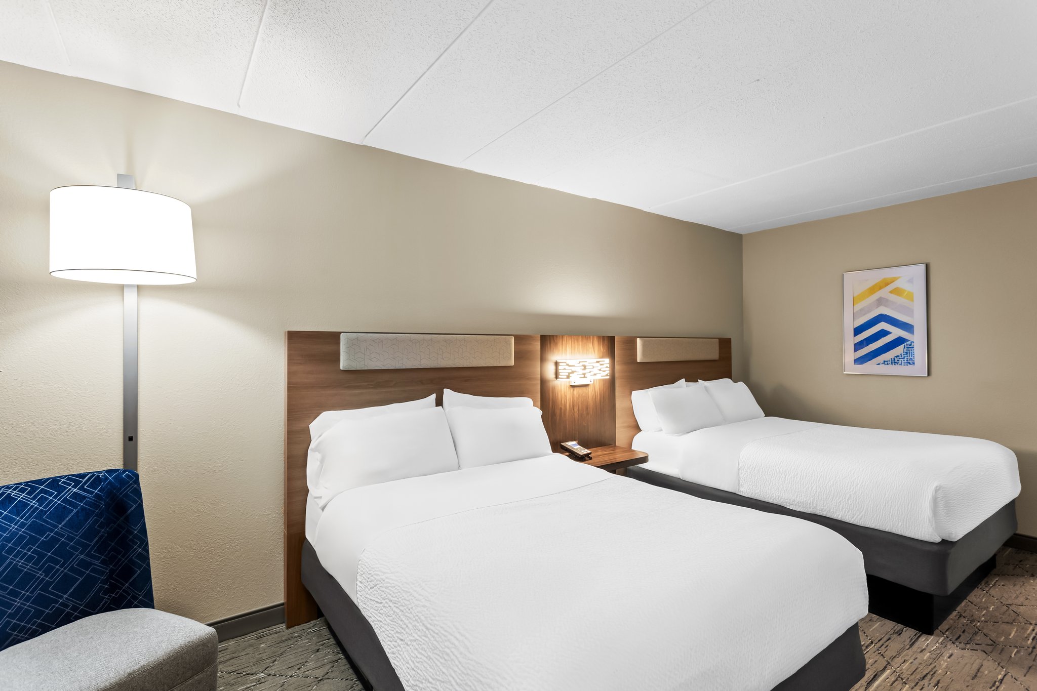 Holiday Inn Express Hotel & Suites Charleston-Southridge - Tap to explore photos