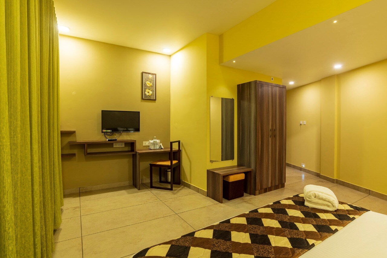 Riverine Suites - Tap to explore photos