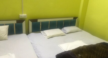 SINGH GUEST HOUSE Room Type - family  ACHEATER ROOM