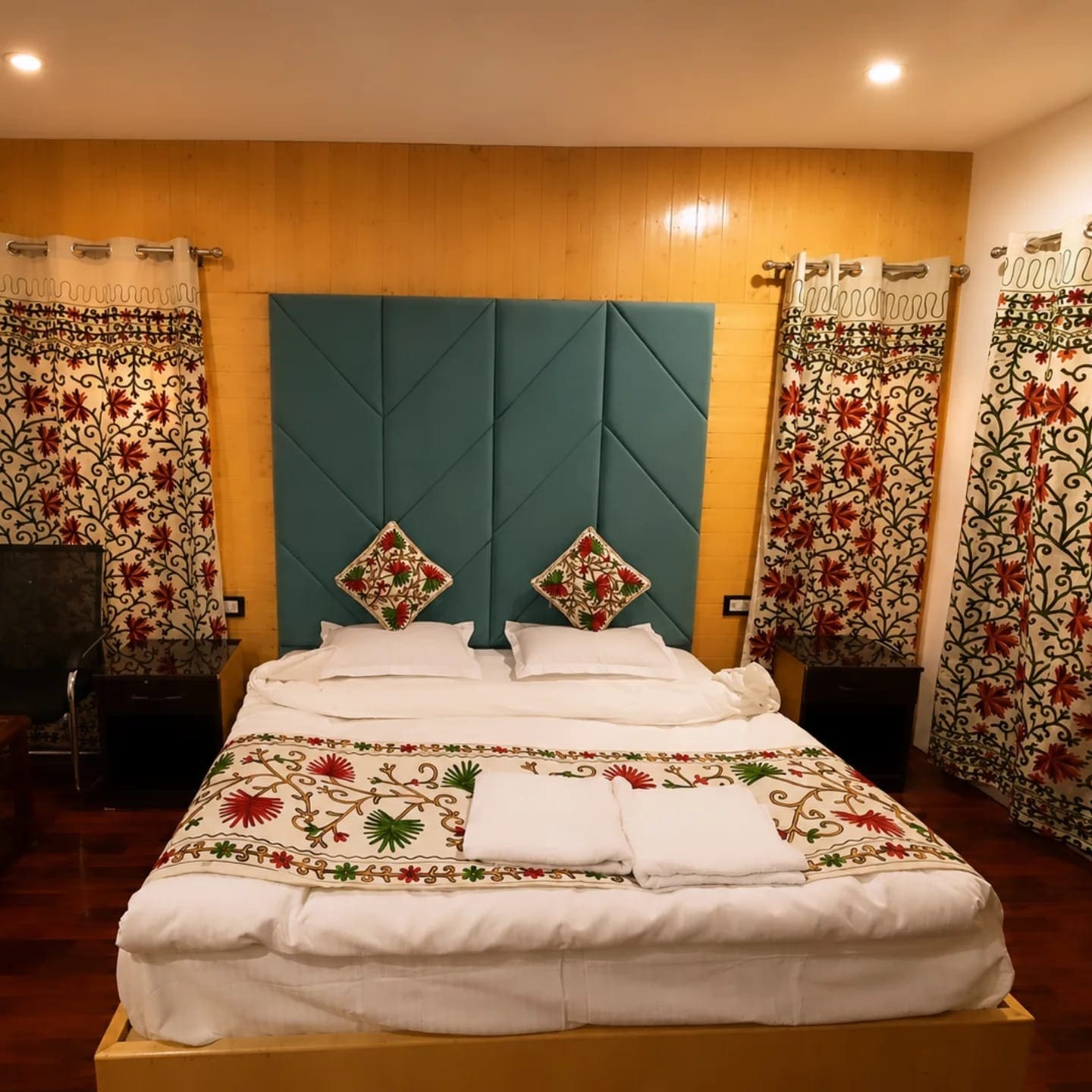 Hotel Gulsar pahalgam - Tap to explore photos