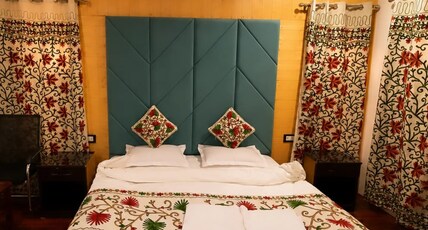 Hotel Gulsar pahalgam Room Type - Bedroom 4