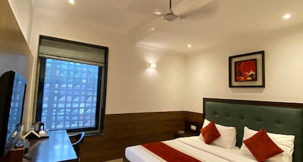 Status Business Hotel The Mall Room Type - Super Deluxe Room Status Business Hotel The Mall Room Type - Super Deluxe Room