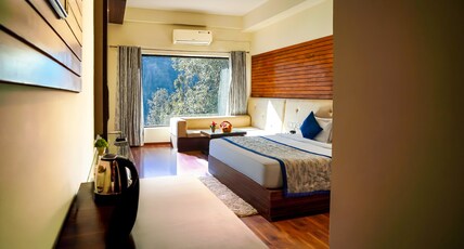 Shimla Havens Resort by Eco Hospitality Room Type - Club Room -Valley View with heater