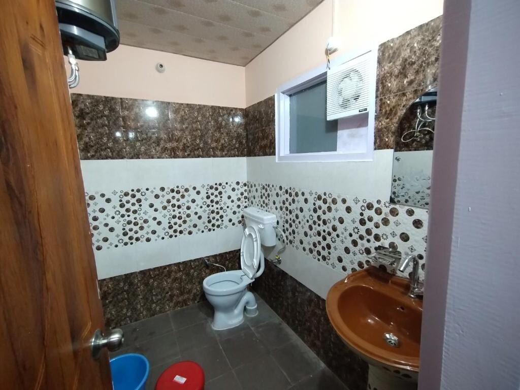 Bhardwaj Home Stay - Tap to explore photos