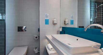 Holiday Inn Express Exeter - City Centre Room Type - 2 Single Standard with Free Hot Breakfast