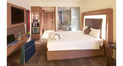 Novotel London Tower Bridge Room Type - Superior Room with queen size bed and Sofa Bed Novotel London Tower Bridge Room Type - Superior Room with queen size bed and Sofa Bed