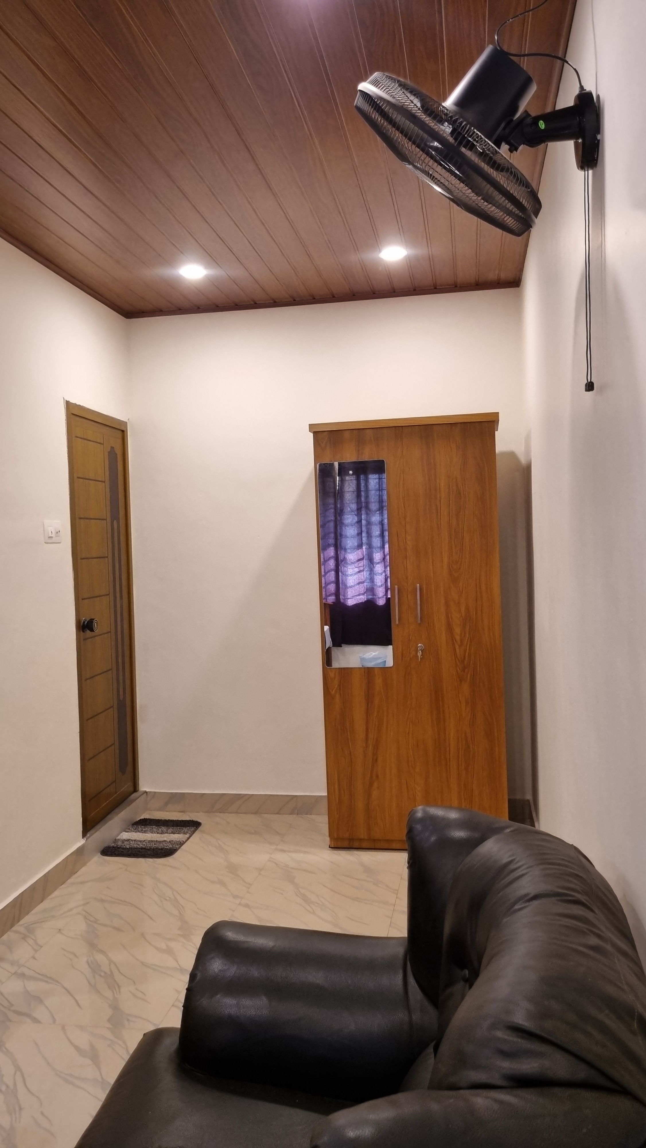 Hotel Arena - Tap to explore photos