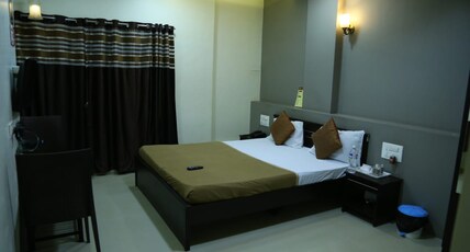 OM EXECUTIVE LODGE Room Type - Deluxe Non AC Room