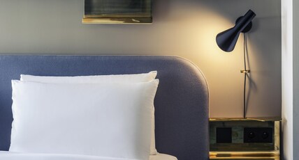 MERCURE NANTES CENTRE GARE Room Type - Superior Room with view of St-Flix canal and 1 double bed MERCURE NANTES CENTRE GARE Room Type - Superior Room with view of St-Flix canal and 1 double bed
