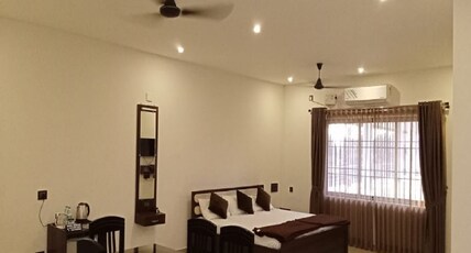 USHA BOARDINGANDLODGING Room Type - SEMI SUIT ROOM