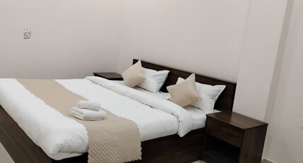 Shri Veda Grand Inn Room Type - Standard room 