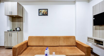 HOTEL LEE PARAMOUNT Room Type - suite with bathtub room