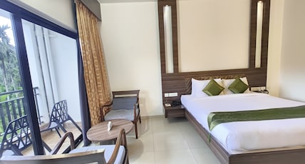 RNS ONE Room Type - Deluxe Rooms A/C