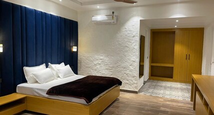 AAA Grand Hotel Room Type - King Room