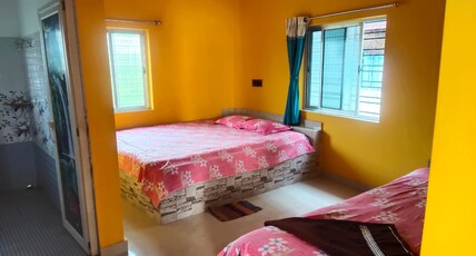 Sinjan Residency Room Type - NON AC TRIPLE BED DELUXE