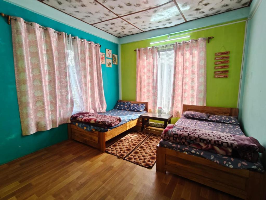 Mairung Homestay - Tap to explore photos