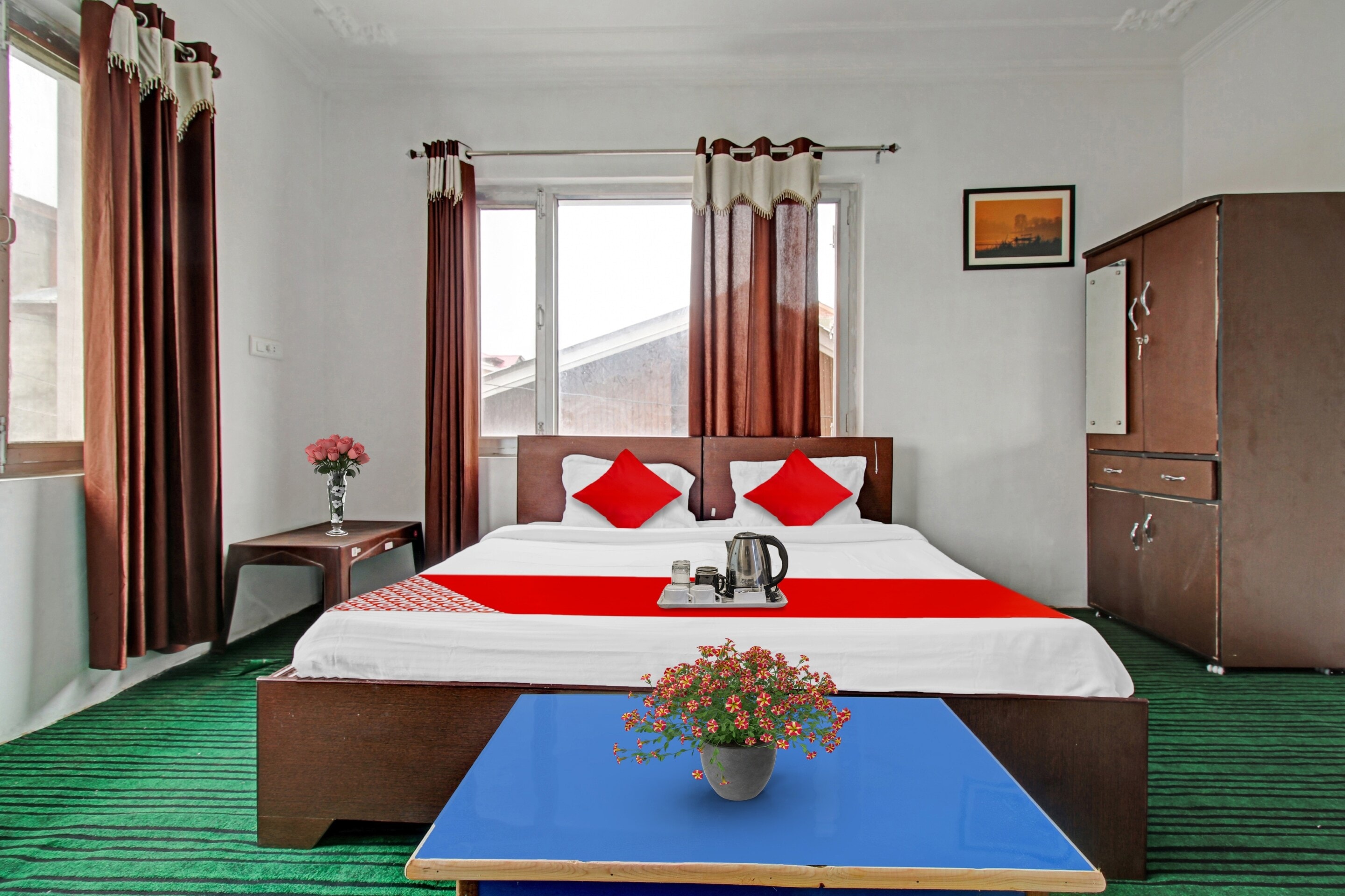 Silicon Guest House - Tap to explore photos
