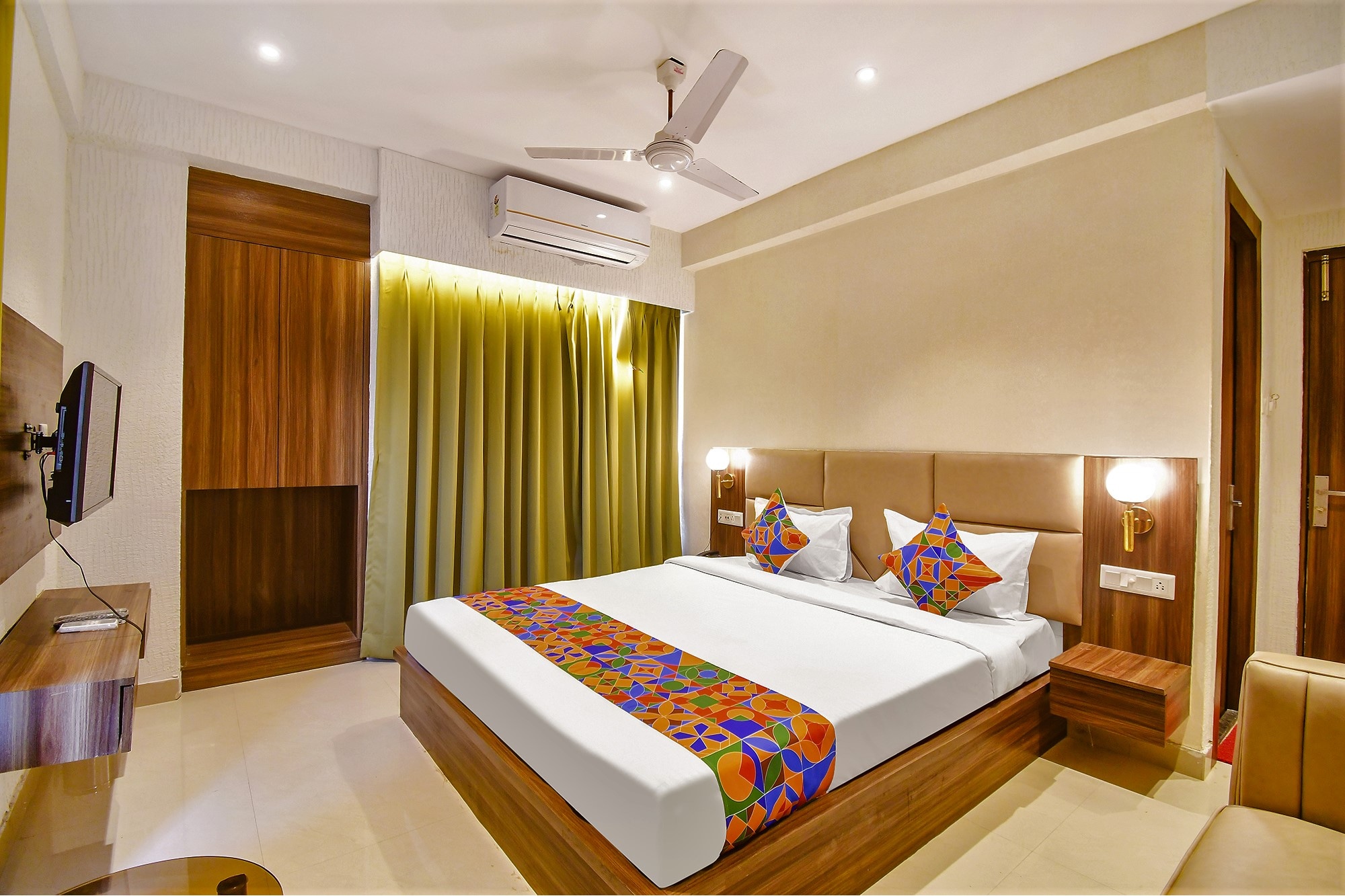FabHotel Lake View Topsia - China Town - Tap to explore photos