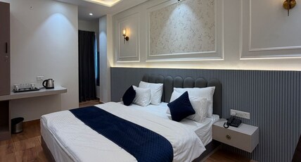 Hotel The 61 Room Type - Deluxe room with balcony