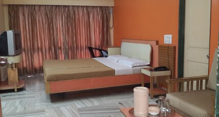 Hotel Woodlands Inn Room Type - Deluxe Room