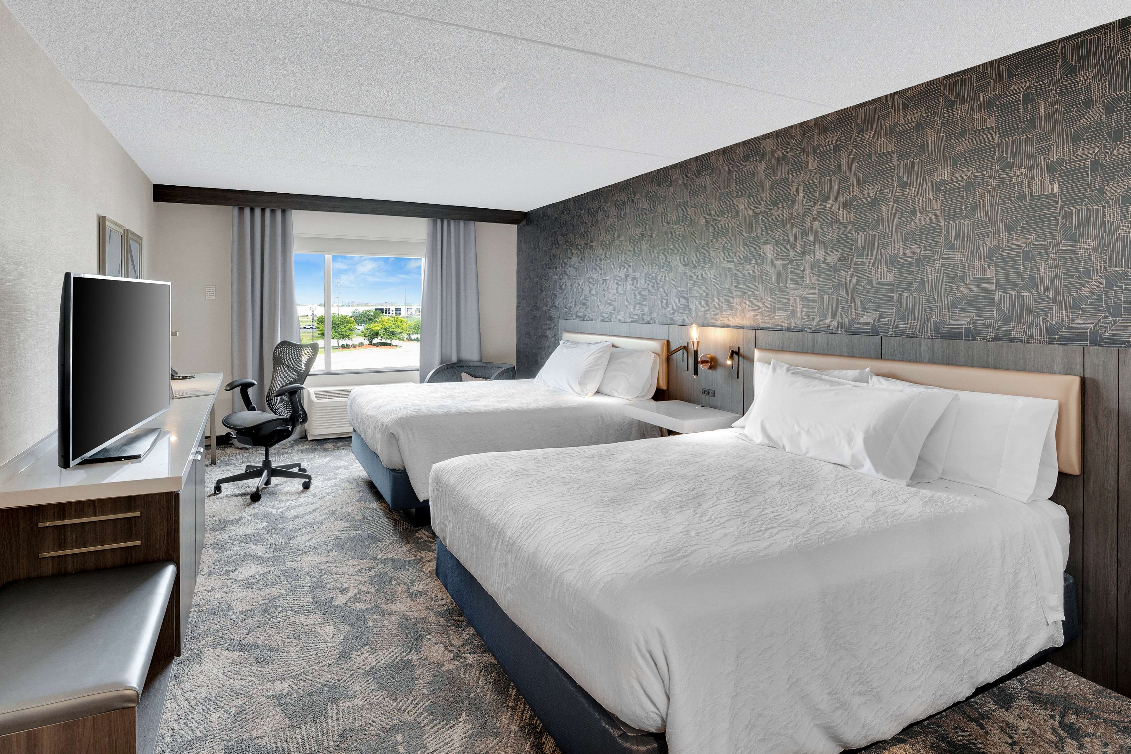 Hilton Garden Inn Toronto/Brampton - Tap to explore photos