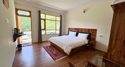 Hotel Chitkul Room Type - Executive Room River View - Balcony