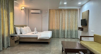 Hotel Siddhi By Supriya Hotels & Resorts Room Type - Super Deluxe Room