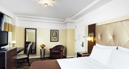 The New Yorker Hotel Room Type - Metro Room 1 Queen Bed