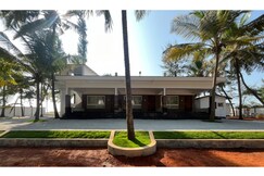 COCO Beach Stay