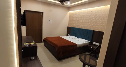 Hotel Classic Room Type - Super Deluxe AC