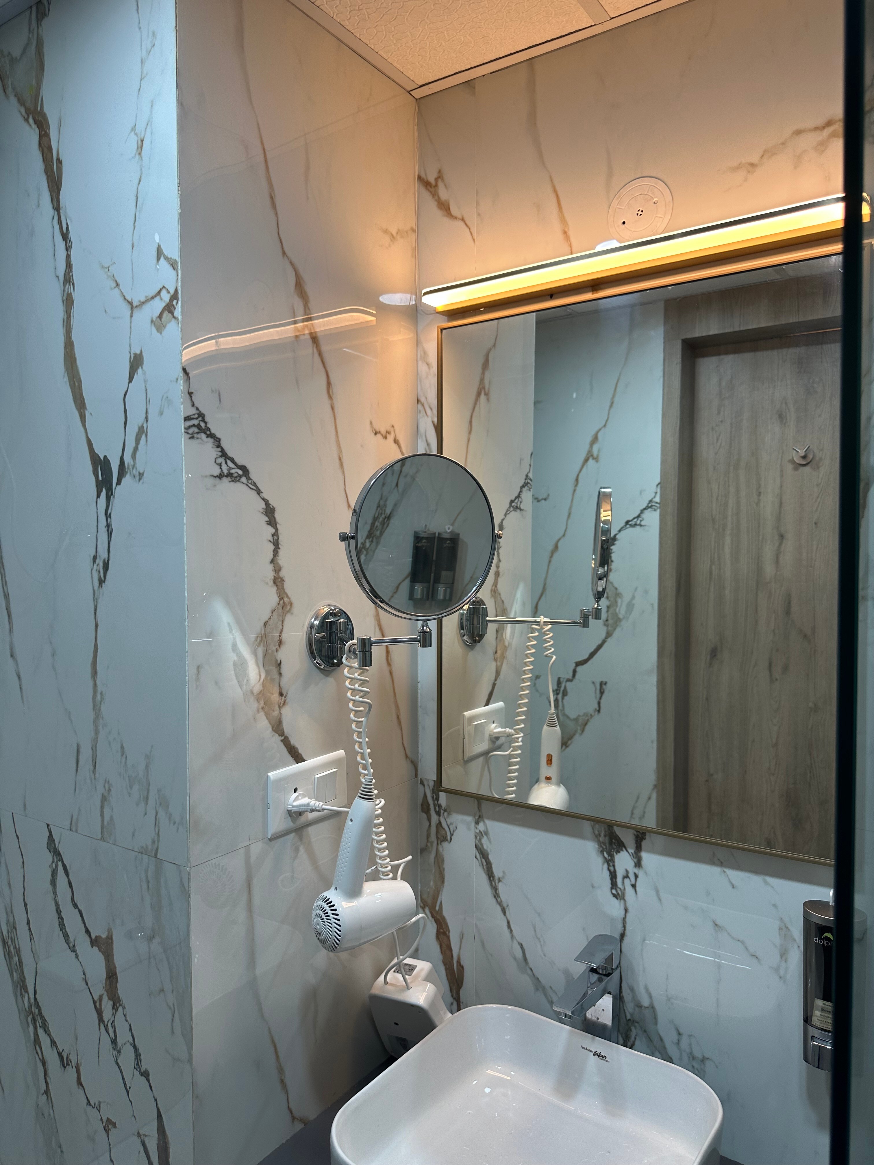 5 star Twilight bnb near EXPOmart - Tap to explore photos