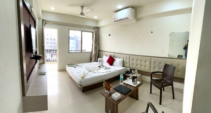 Hotel Sai Chhatra Room Type - Double Bed Room A.C.
