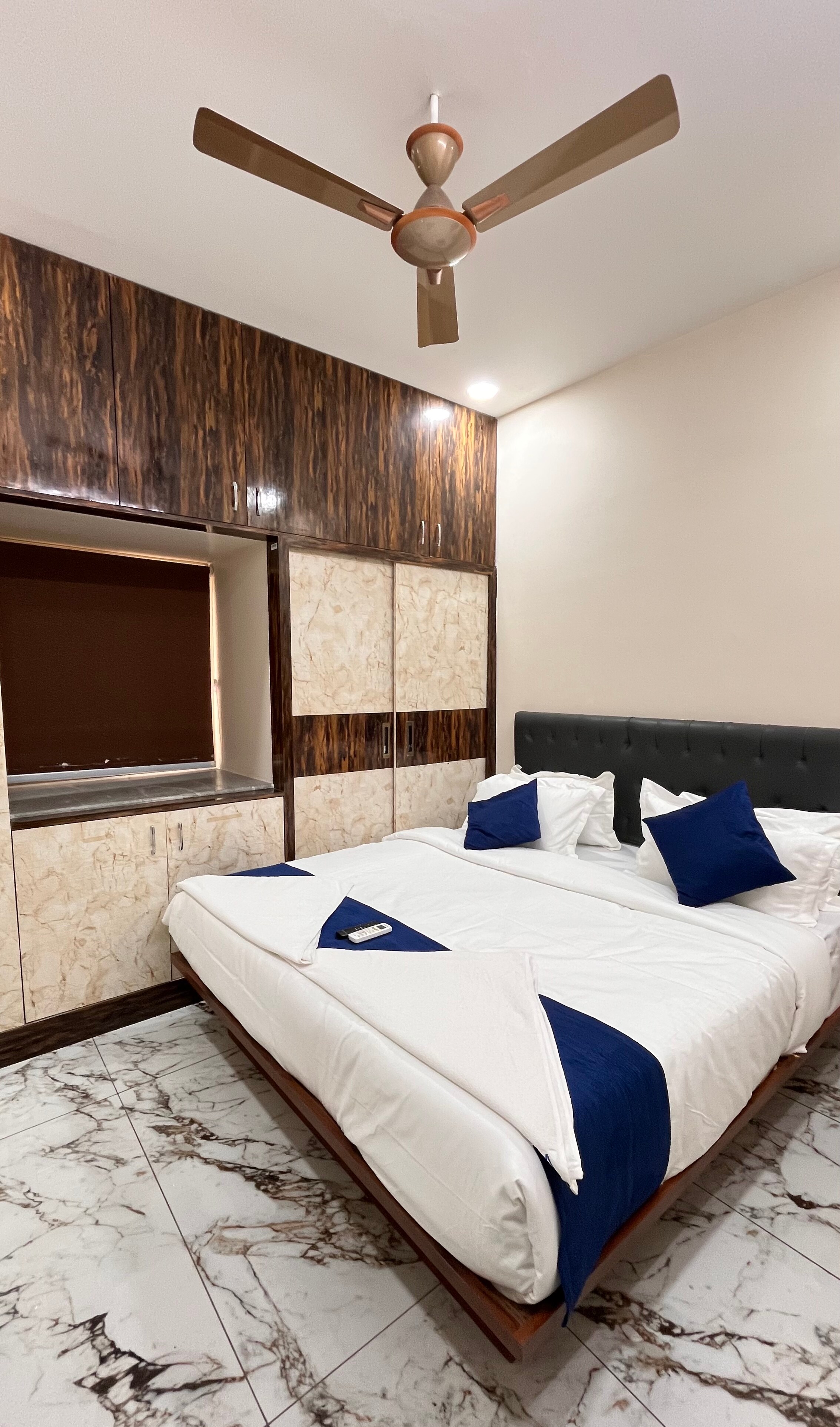 HOTEL VARAHI LUXURY ROOMS - Tap to explore photos