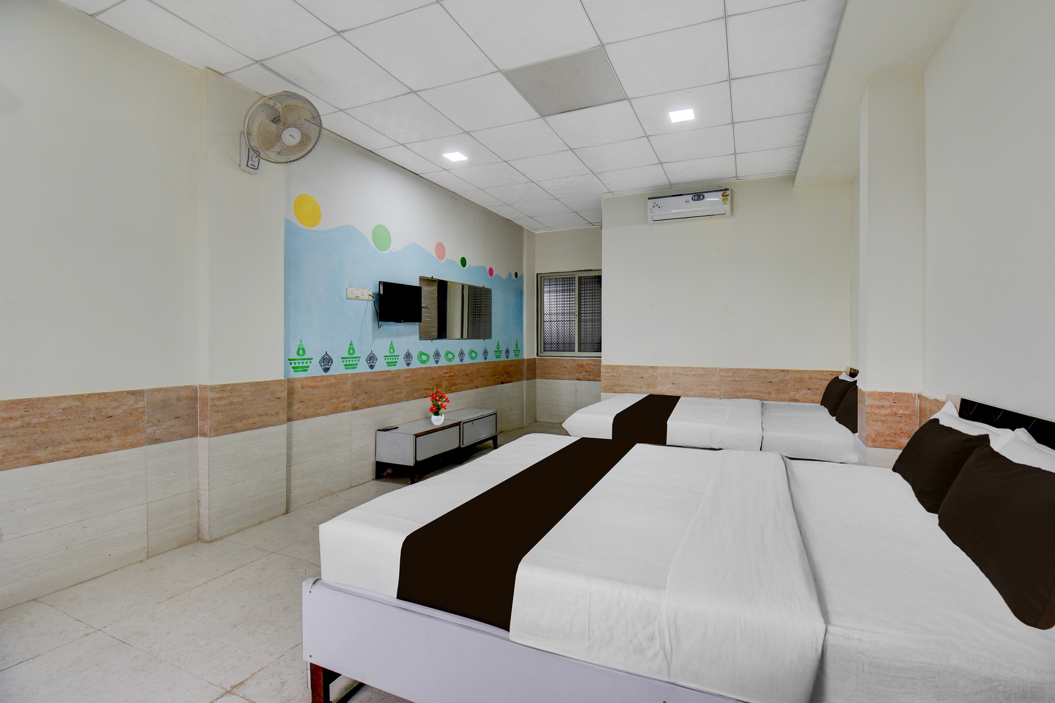 Hotel O Talegaon MIDC Formerly Goodluck Lodge - Tap to explore photos