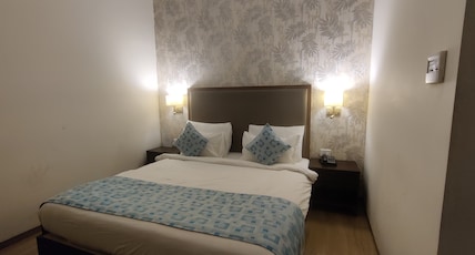 VIhang's Palm Club Room Type - Standard Room (No Window)