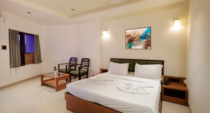 Yatri Niwas Room Type - Deluxe Room