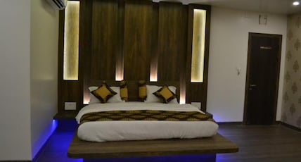 The Grand Rajwada Room Type - RAJWADA HONEYMOON SUITE WITH BATHTUB