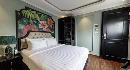 Madelise Amica Hotel & Travel Room Type - Deluxe Double Room Madelise Amica Hotel & Travel Room Type - Deluxe Double Room