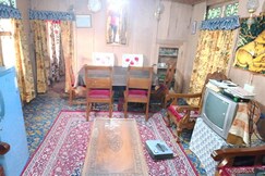 Houseboat New Shaheen Palace