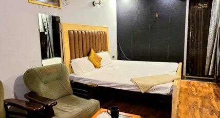 Hotel Grand Petals By WB Inn Room Type - Deluxe ac Room