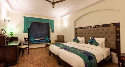 Sairafort Sarovar Portico Room Type - Deluxe Room - 2 Single Beds 30SQM Free WiFi Shower