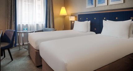 DoubleTree by Hilton Woking Room Type - TWIN GUEST ROOM