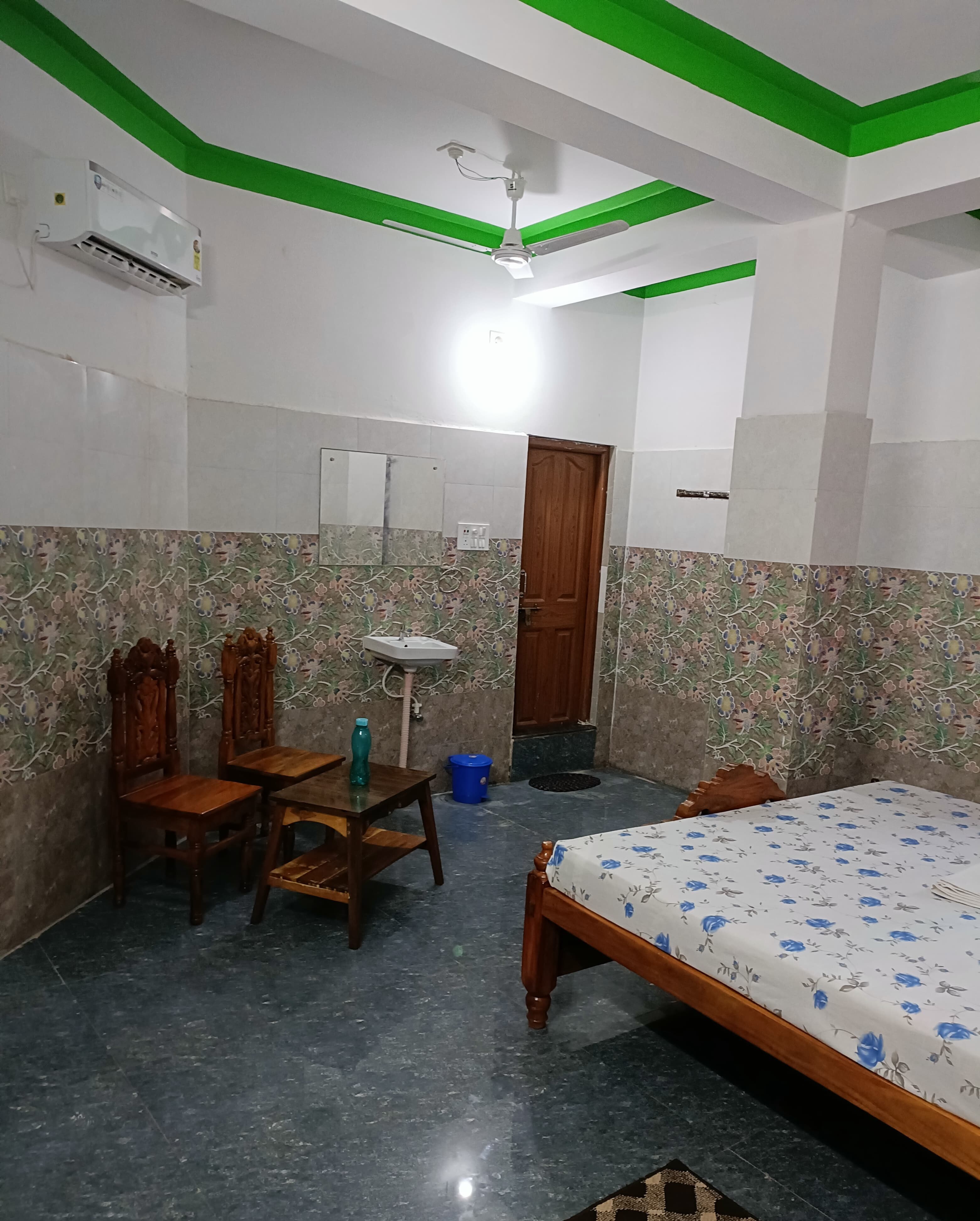 Anandamayi Motel & Restaurant - Tap to explore photos