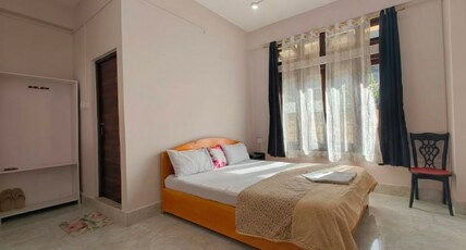 SILVER OAKS Room Type - family room with hill view