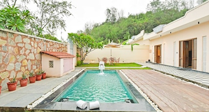 DanCenter Parijat Villas & Suites with Pvt Pool Udaipur Nathdwara Room Type - 4BHK Premium Villa with Private Pool and Garden DanCenter Parijat Villas & Suites with Pvt Pool Udaipur Nathdwara Room Type - 4BHK Premium Villa with Private Pool and Garden