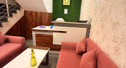 Hotel Padmashree Room Type - Deluxe Room
